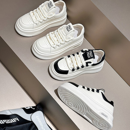 本革の白い靴は軽くて厚底が高くなって足が小さく見える靴 2