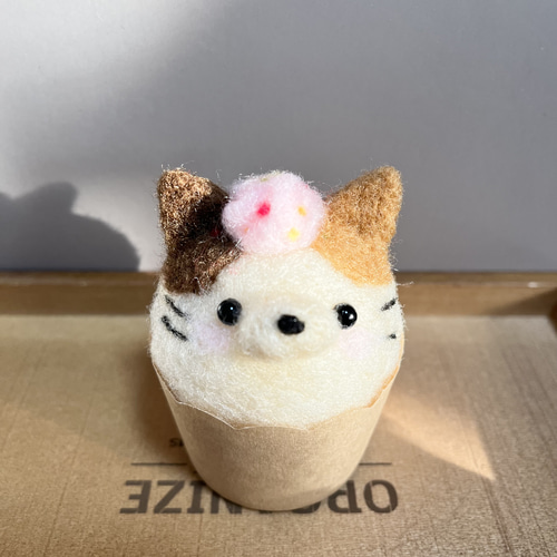 ねこちゃんマフィン 羊毛フェルト 〜受注制作〜 羊毛フェルト モカ 