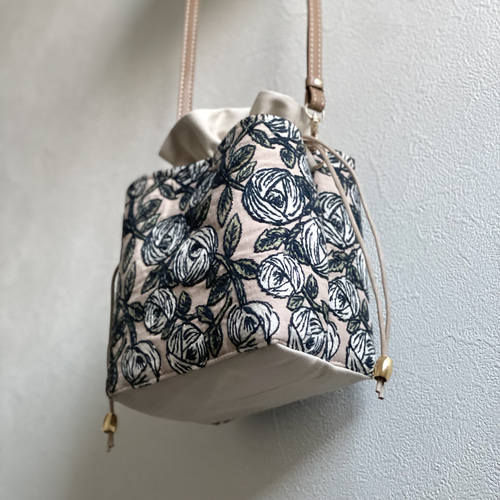 ⚮̈ミナペルホネン rosy pink beige ネリオバッグ あおり巾着