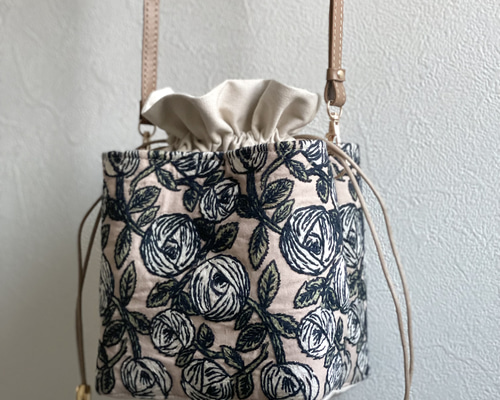 あおり巾着トートバッグ×ミナペルホネン ad9ed01398ffd64603d2bc620dff52