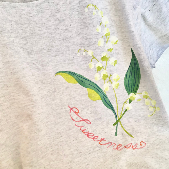 【受注生産】型染Tシャツ　5月誕生花スズラン 2枚目の画像