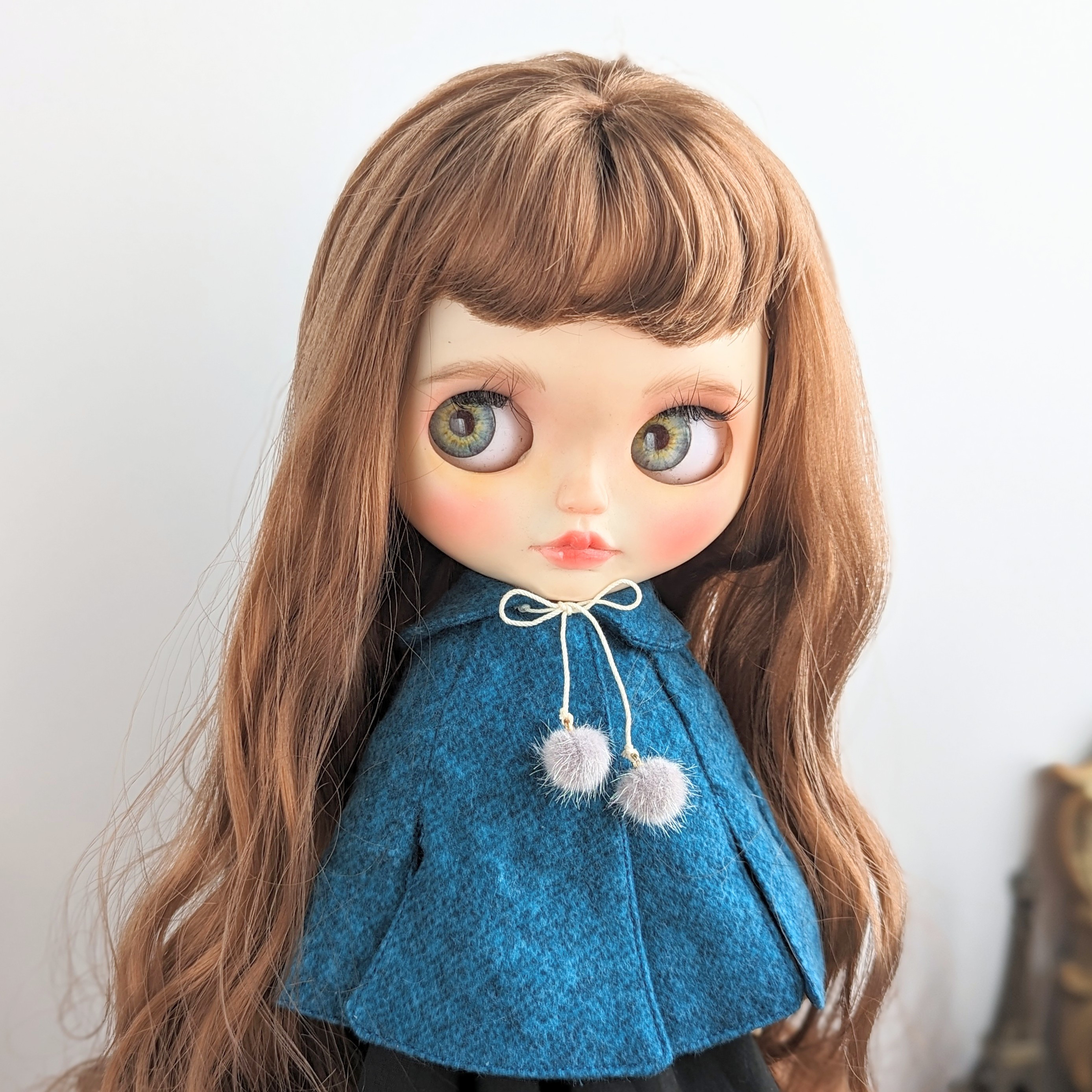 140.※ブライスアウトフィット※1/6ドール※冬服※黒のウール素材のポンチョ