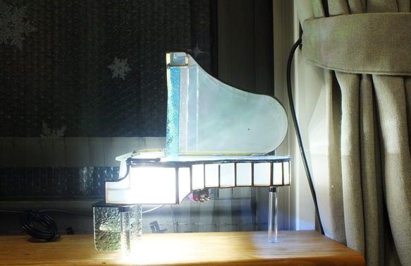 フロストガラスのグランドピアノ  ver.3　ＬＥＤが点灯する手作りピアノ 9枚目の画像