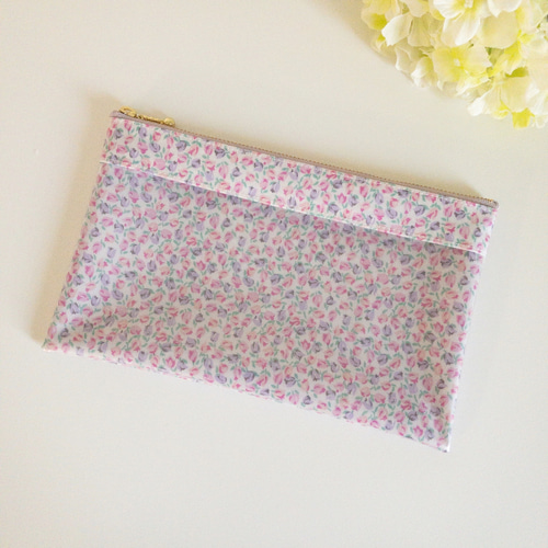 オーダー品　リバティ×半クリア ラミネートポーチ ☆受注制作☆ L字クリアティッシュポーチ リバティ ラミネート