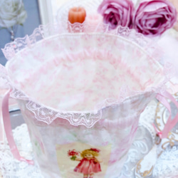 ヴィクトリアン　女の子　コロンと可愛い巾着ポーチ　YUWA  白　ピンク　薔薇　rose リボン　クラシカル　母の日 4枚目の画像