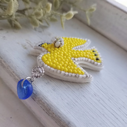 幸せの黄色い鳥*ビーズ刺繍ブローチ 9枚目の画像