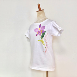 【受注生産】型染Tシャツ　12月誕生花カトレア 1枚目の画像