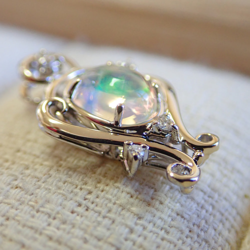 シルバーと金、キャツアイの抽象ペンダントトップ 一点物 【公式通販】