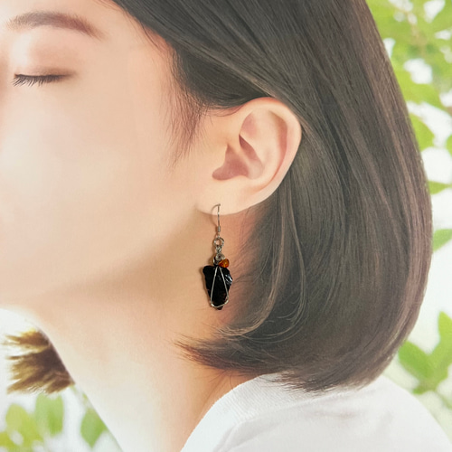 【0317】ピアス オブシディアン 楽天市場】AAAレインボーオブシディアン（黒曜石）8mmK10YG