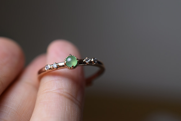 SR3-129 ミニ 氷種 明るく浅い若緑色 ミャンマー産 天然 本翡翠 リング 指輪 シンプル フリーサイズ 金属アレ 6枚目の画像