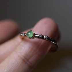 SR3-129 ミニ 氷種 明るく浅い若緑色 ミャンマー産 天然 本翡翠 リング 指輪 シンプル フリーサイズ 金属アレ 7枚目の画像