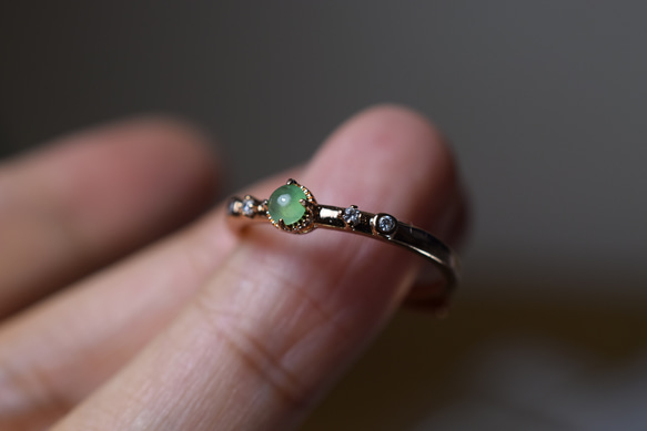 SR3-129 ミニ 氷種 明るく浅い若緑色 ミャンマー産 天然 本翡翠 リング 指輪 シンプル フリーサイズ 金属アレ 7枚目の画像