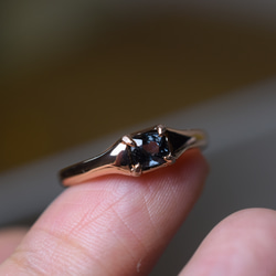 SR3-130 上質 宝石質 洗練の高級感紺色 天然 スピネル ミャンマー産 リング 指輪 シンプル フリーサイズ 金属 5枚目の画像