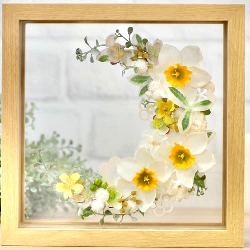 水仙の三日月型フレームアレンジメント アートフラワー nozomi 通販