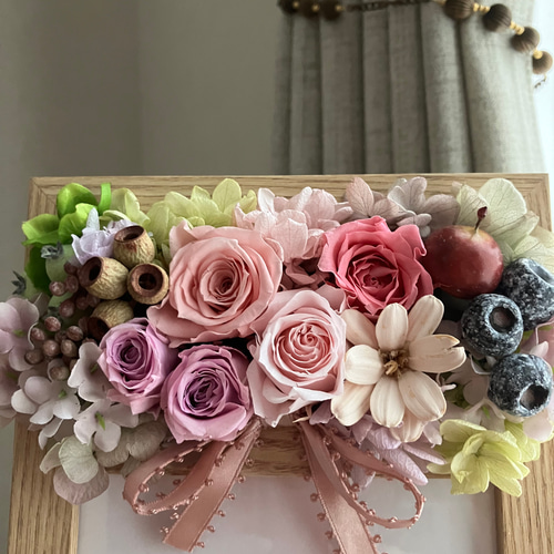 Creema限定】お花フォトフレーム✳︎アレンジ リンゴ リボン添えて
