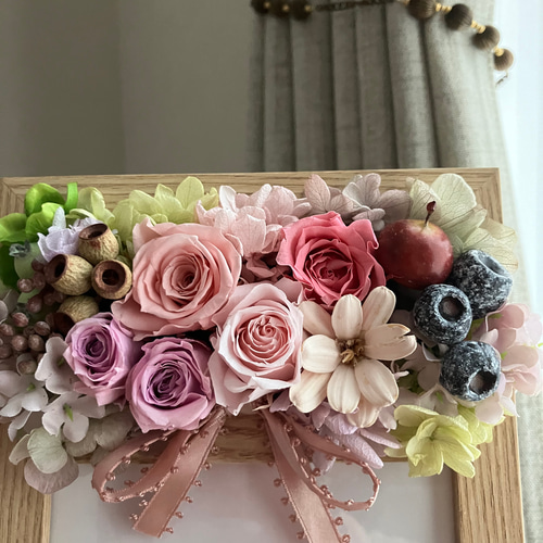 Creema限定】お花フォトフレーム✳︎アレンジ リンゴ リボン添えて