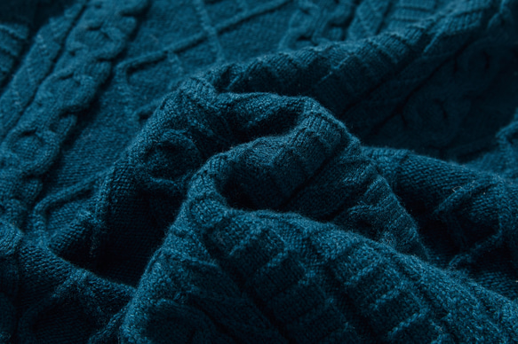 羊毛開襟衫 100% 羊毛 231219-1，其針織布料營造出特殊的外觀。 第10張的照片