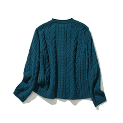 羊毛開襟衫 100% 羊毛 231219-1，其針織布料營造出特殊的外觀。 第7張的照片