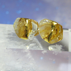 星の瞬き＊Rutile quartz × Citrine＊金継ぎピアス／SS size 6枚目の画像