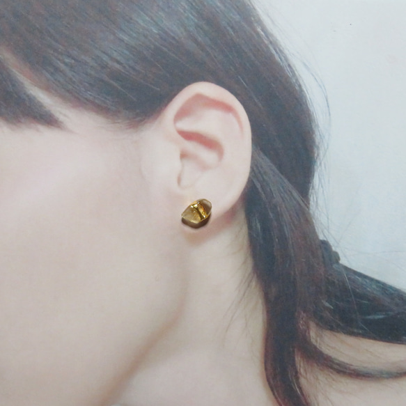 星の瞬き＊Rutile quartz × Citrine＊金継ぎピアス／SS size 11枚目の画像