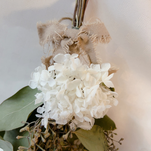 アナベルとユーカリドライフラワー(ポポラスとシルバーダラー)スワッグや花材にも アナベルとユーカリドライフラワー(ポポラスとシルバーダラー)スワッグ