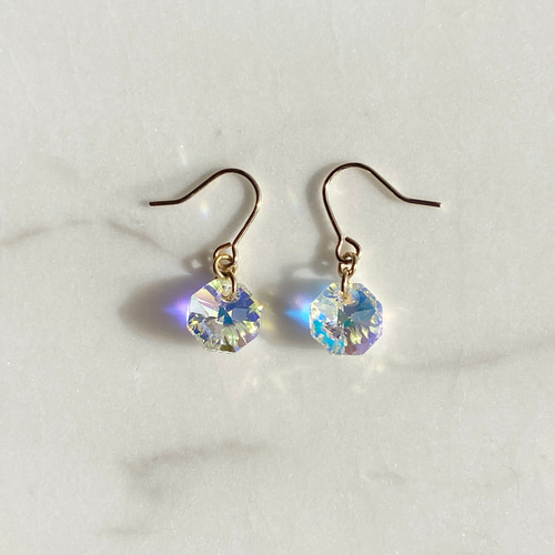 オーロラ✨クリスタル色✨八角形✨スワロフスキー✨ピアス/イヤリング ピアス(フック・チェーン) Natural gift 通販|Creema(クリーマ) 17060971 オーロラ✨クリスタル色✨八角形✨スワロフスキー✨ピアス/イヤリング ピアス(フック・チェーン) Natural gift 通販|Creema(クリーマ) 17060971