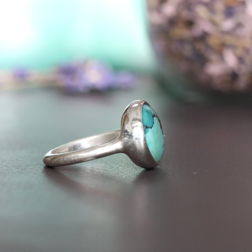 天然ターコイズの覆輪リング（ふくりんリング）シルバー925 一点物