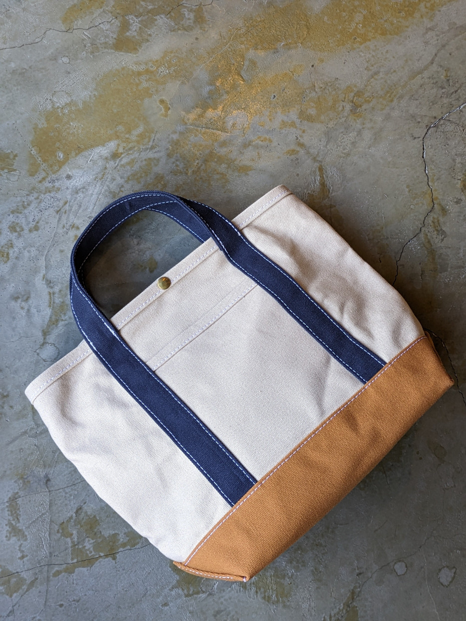 ちょっとそこまでサイズ　帆布シンプルトートバッグ　国産帆布使用で丈夫で軽い　アイボリー✕キャメル