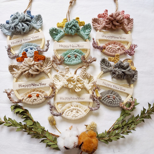 マクラメ編みで彩りを！お正月飾りの辰年リース その他インテリア雑貨  