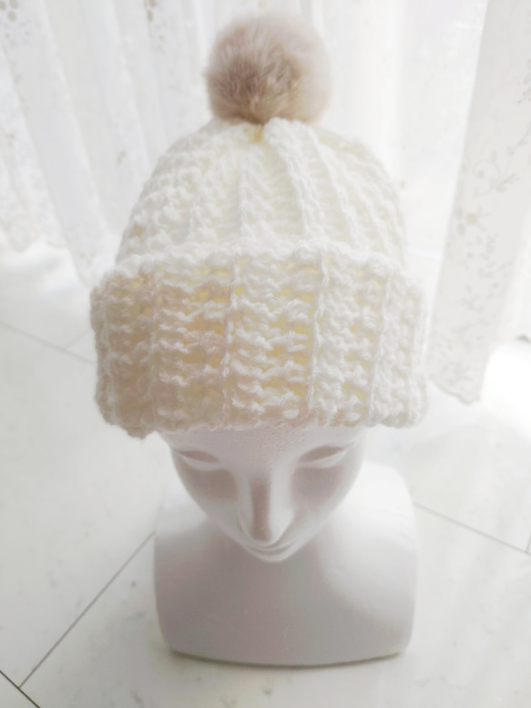 ニット帽 ポンポン 白 ホワイト ファー ふわふわ 編み 手編み 編み物