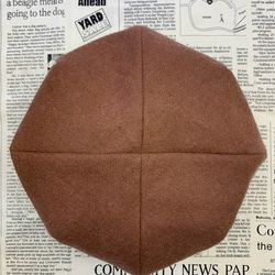 秋冬向け ベレー帽（レンガ） リネンウール 1枚目の画像