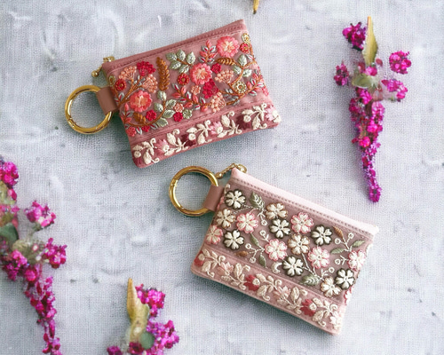 インド刺繍生地　ポーチ インド刺繍生地 ポーチ ゴールド系 20cmファスナー - メルカリ