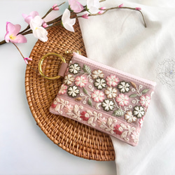 桜/インド刺繍×帆布★カラビナ付きフラットポーチ/マルチケース【2種類からお選びいただけます】 4枚目の画像