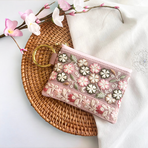 桜/インド刺繍×帆布☆カラビナ付きフラットポーチ/マルチケース【2種類