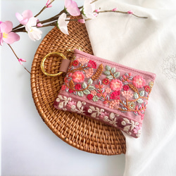 桜/インド刺繍×帆布★カラビナ付きフラットポーチ/マルチケース【2種類からお選びいただけます】 5枚目の画像