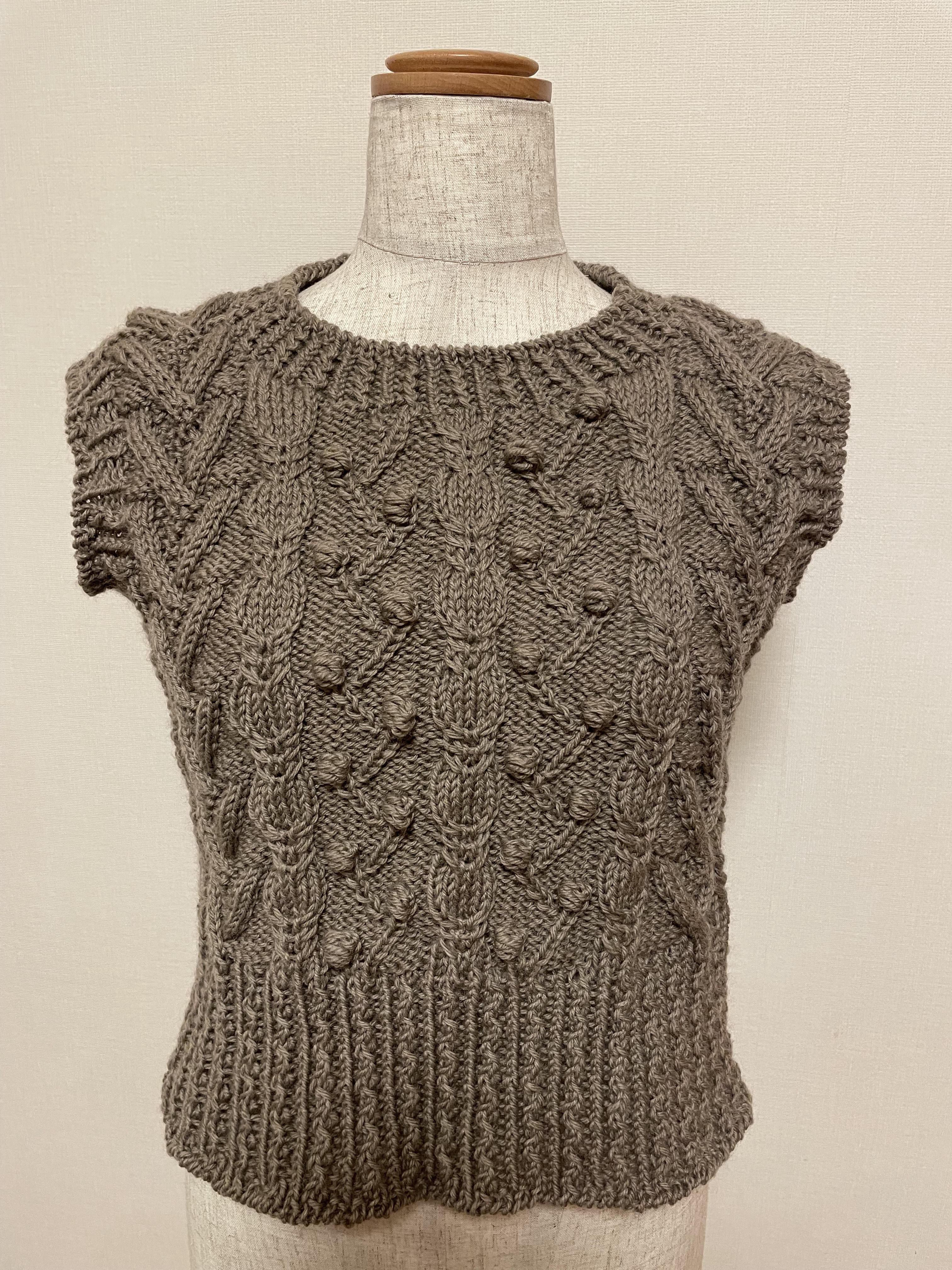 手編み　メリノウール100% アラン模様のベスト