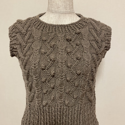 手編み　メリノウール100% アラン模様のベスト 1枚目の画像