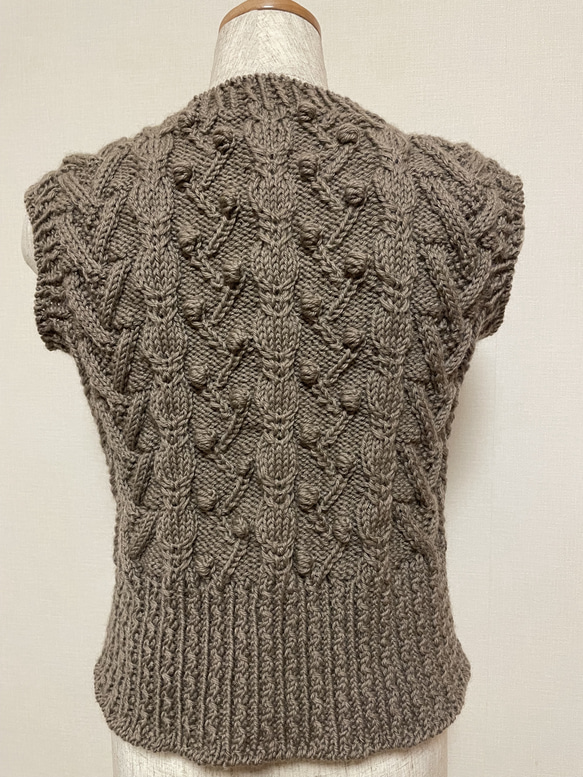 手編み　メリノウール100% アラン模様のベスト 2枚目の画像