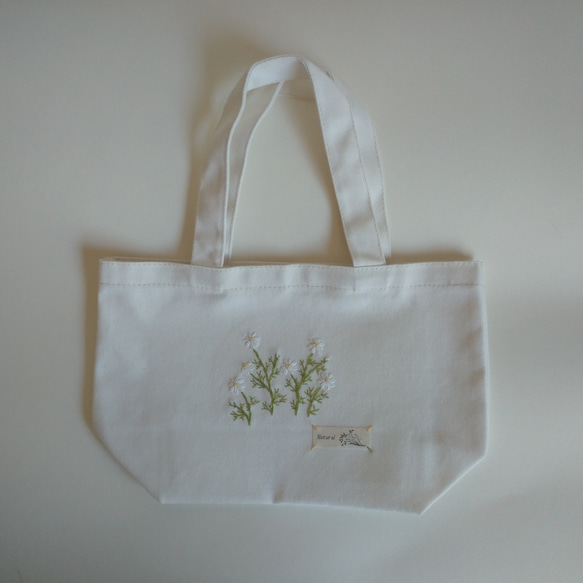 手刺繍 トートバッグ 野の花(マーガレット)　 4枚目の画像