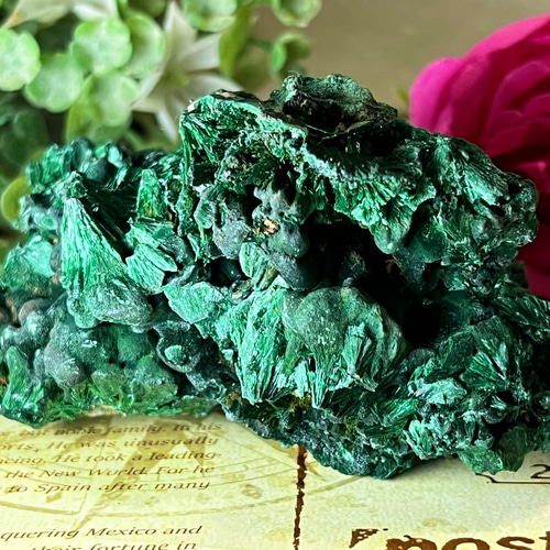 ベルベットマラカイト✨孔雀石ラフストーン原石放射状