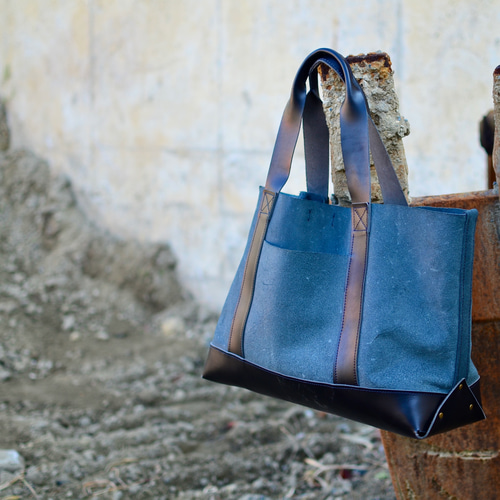 大型レザートートバッグ - A4も余裕で収納 キャンバストート風の