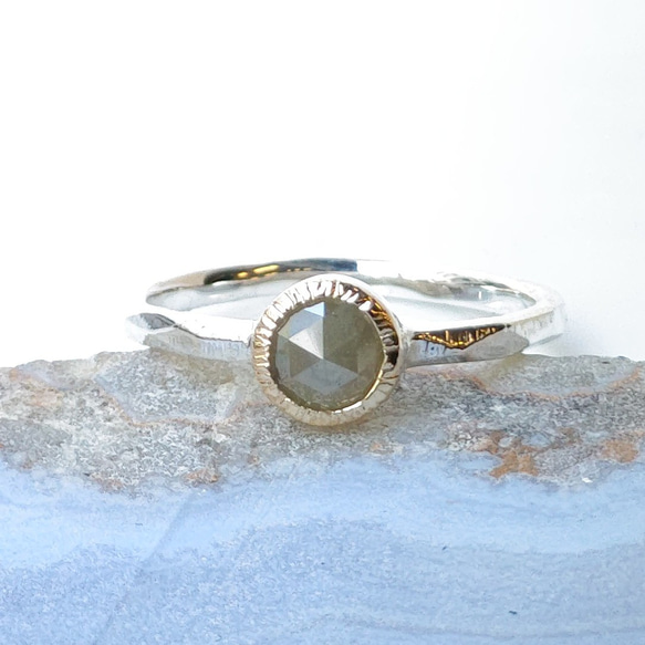 グレー ダイヤモンド ローズカット 0.52ct 伏せこみ留 K18