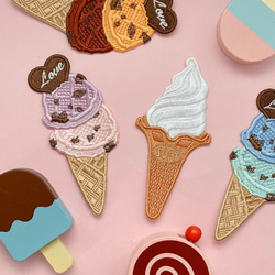 刺繍♡アイロンワッペン♡【選べるカラー】アイスクリーム・ソフトクリーム・10cmの大きめサイズ 1枚目の画像