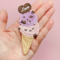 刺繍♡アイロンワッペン♡【選べるカラー】アイスクリーム・ソフトクリーム・10cmの大きめサイズ 3枚目の画像