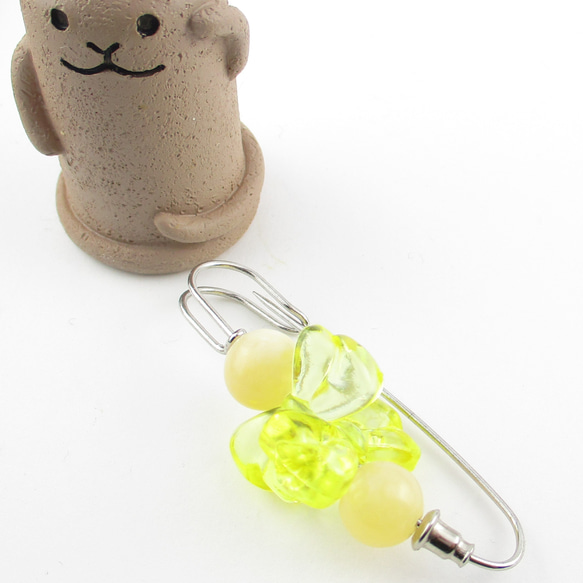 疲れ始めたアラゴナイトは、あの時にみせた笑顔を想いだしてまた頑張ります♪<カブトピンブローチ>SB963 1枚目の画像