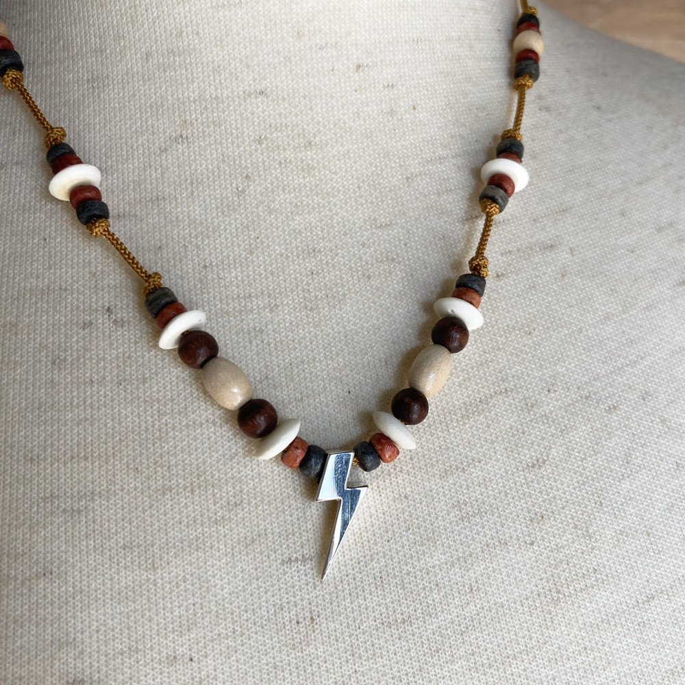 雷のペンダントで雷神をイメージしたビーズチェーンネックレス3