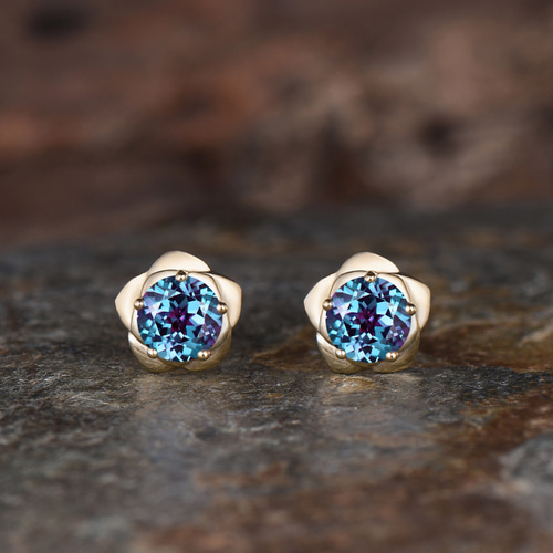 希少天然アレキサンドライトのスタッドピアス　 ラウンド　3mm 希少天然石アレキサンドライト スタッドピアス ラウンド 3mm