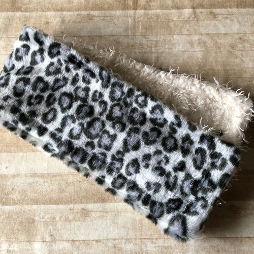 ネックウォーマー ヒョウ柄グレー③リバーシブル ボタン黒 ネック