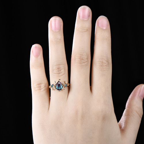 ユニークなリーフ自然にインスピレーションを得た婚約指輪セット