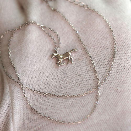S925 馬シルエットネックレス（ホワイトゴールドコーティング